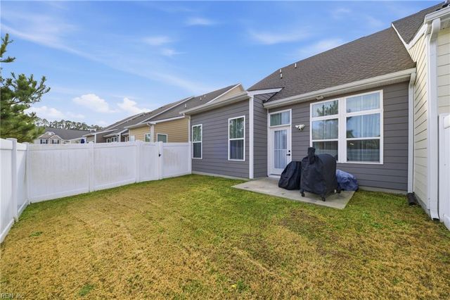 1617 Catbird LN, Chesapeake, VA 23323