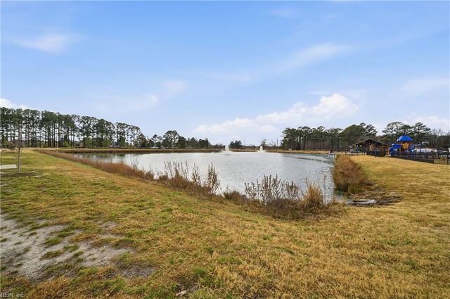 1617 Catbird LN, Chesapeake, VA 23323