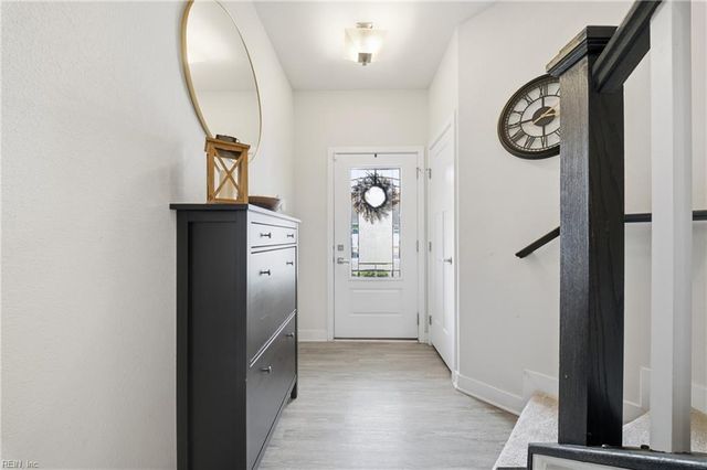 1617 Catbird LN, Chesapeake, VA 23323