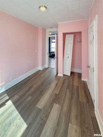 118 W NORTH Street, Mt Sterling, IL 62353