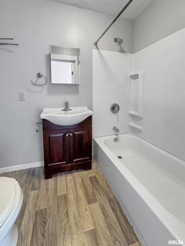 118 W NORTH Street, Mt Sterling, IL 62353