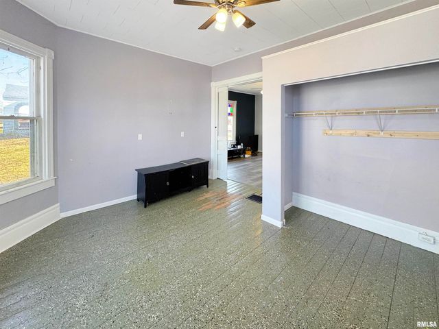 118 W NORTH Street, Mt Sterling, IL 62353