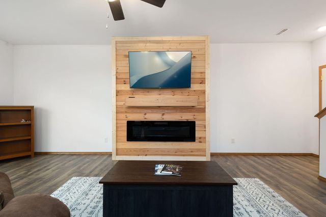 432 Briarwood Lane, Lowell, IN 46356