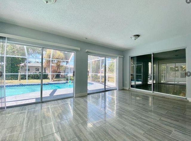 602 SE 46th TER, Cape Coral, FL 33904