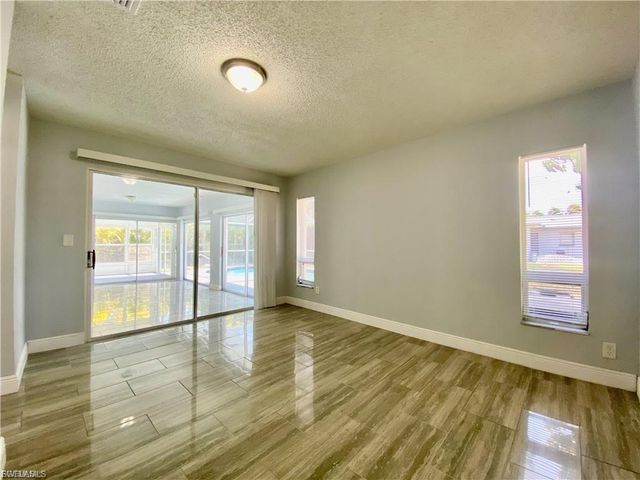 602 SE 46th TER, Cape Coral, FL 33904