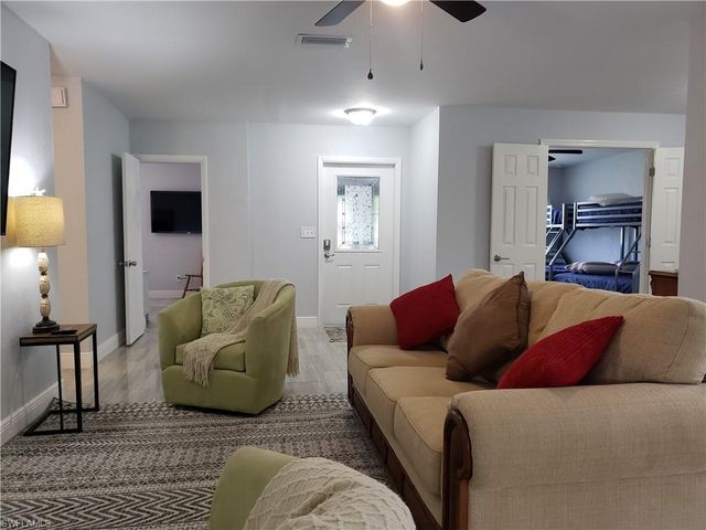 602 SE 46th TER, Cape Coral, FL 33904