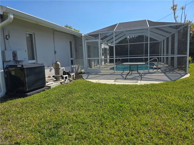 602 SE 46th TER, Cape Coral, FL 33904