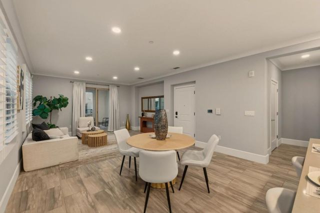 1057 Foxglove Place 202, San Jose, CA 95131