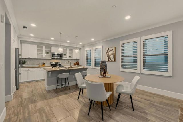 1057 Foxglove Place 202, San Jose, CA 95131