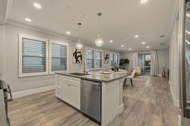 1057 Foxglove Place 202, San Jose, CA 95131