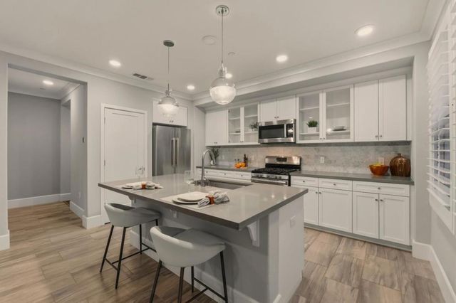 1057 Foxglove Place 202, San Jose, CA 95131