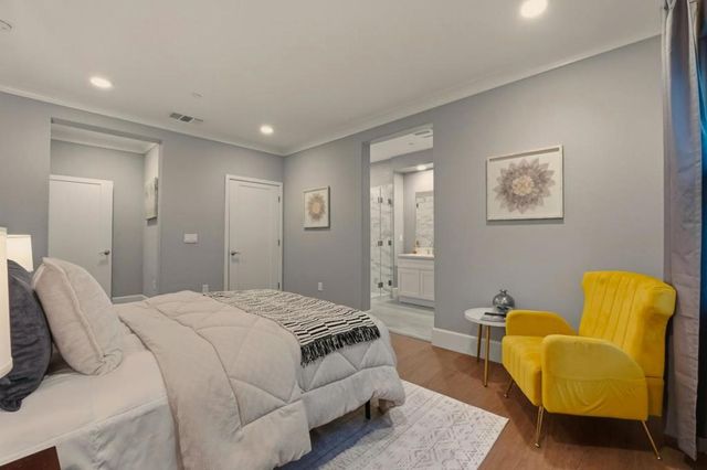 1057 Foxglove Place 202, San Jose, CA 95131