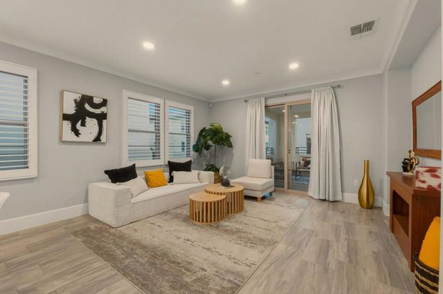 1057 Foxglove Place 202, San Jose, CA 95131