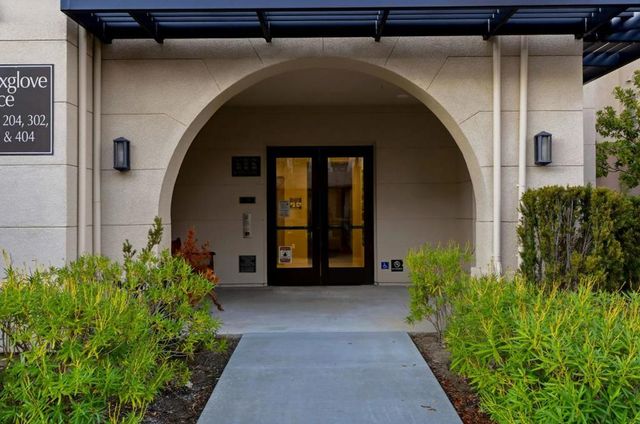 1057 Foxglove Place 202, San Jose, CA 95131