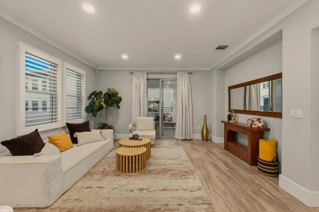 1057 Foxglove Place 202, San Jose, CA 95131