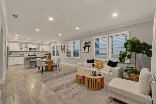 1057 Foxglove Place 202, San Jose, CA 95131