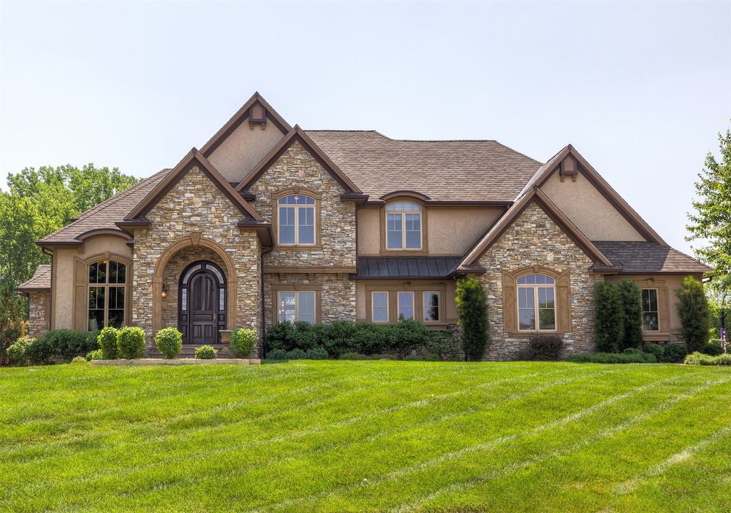 3806 Bluestem Road, Norwalk, IA 50211