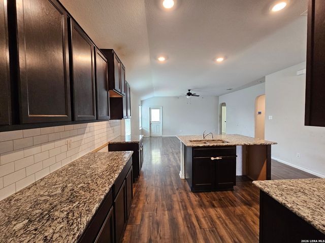 6437 Kingsley Edge, San Antonio, TX 78252