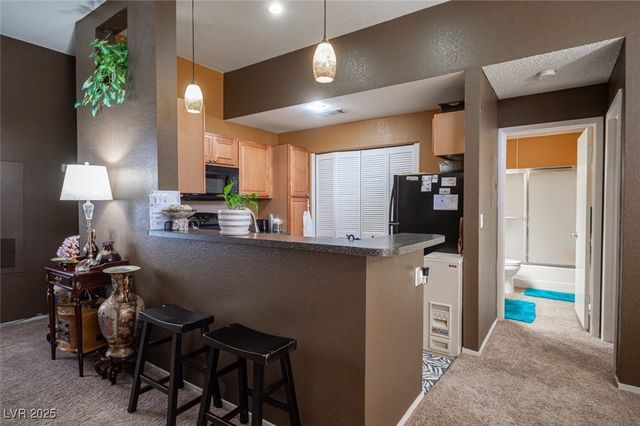 3150 Soft Breezes Drive 2220, Las Vegas, NV 89128