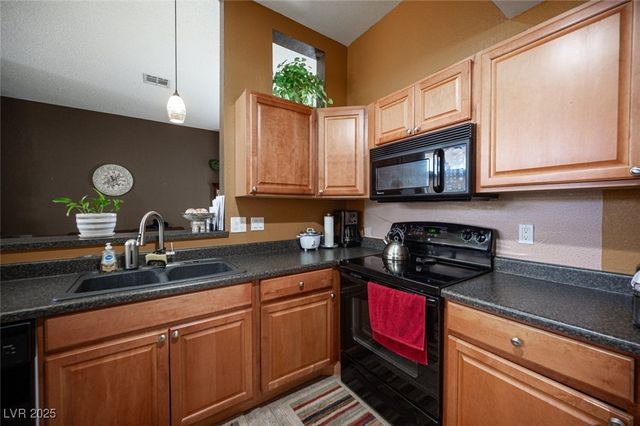 3150 Soft Breezes Drive 2220, Las Vegas, NV 89128