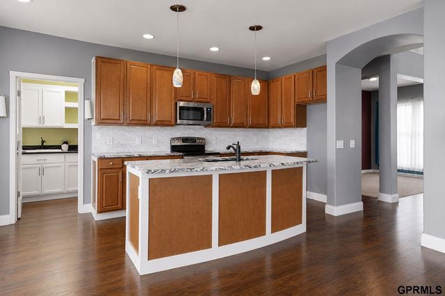 9804 S 28Th Avenue, Bellevue, NE 68123