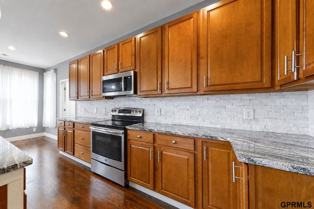 9804 S 28Th Avenue, Bellevue, NE 68123