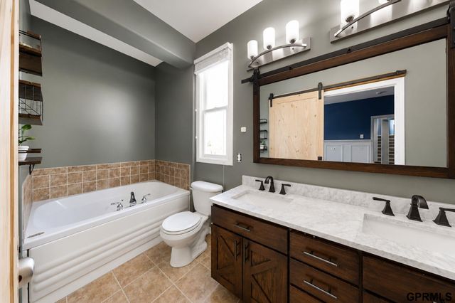9804 S 28Th Avenue, Bellevue, NE 68123