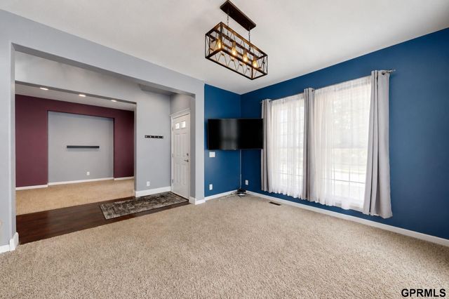 9804 S 28Th Avenue, Bellevue, NE 68123