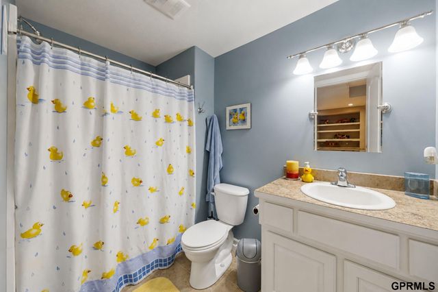 9804 S 28Th Avenue, Bellevue, NE 68123