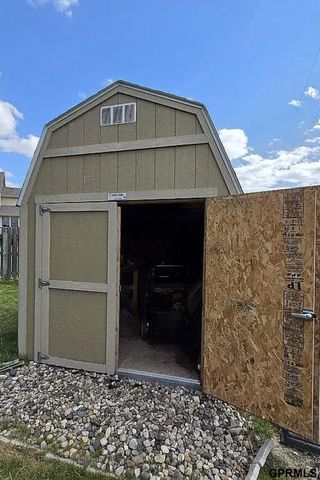 9804 S 28Th Avenue, Bellevue, NE 68123