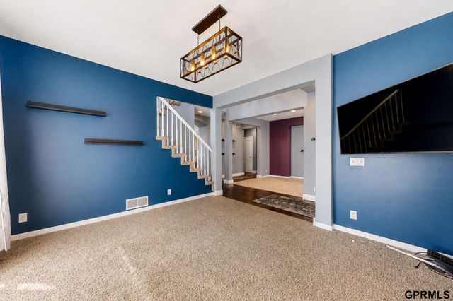 9804 S 28Th Avenue, Bellevue, NE 68123