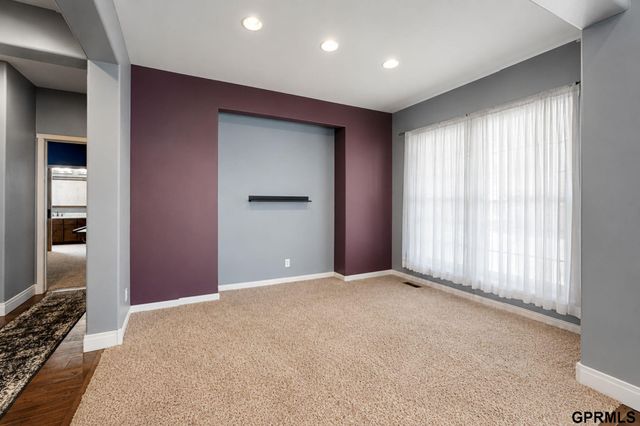 9804 S 28Th Avenue, Bellevue, NE 68123