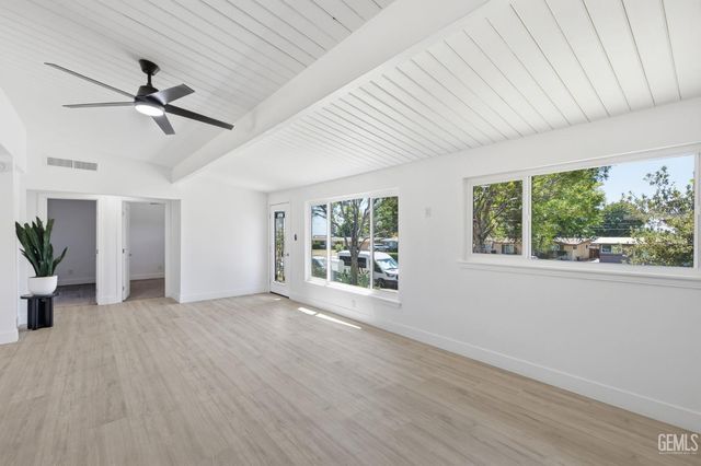2805 Haley Street, Bakersfield, CA 93305
