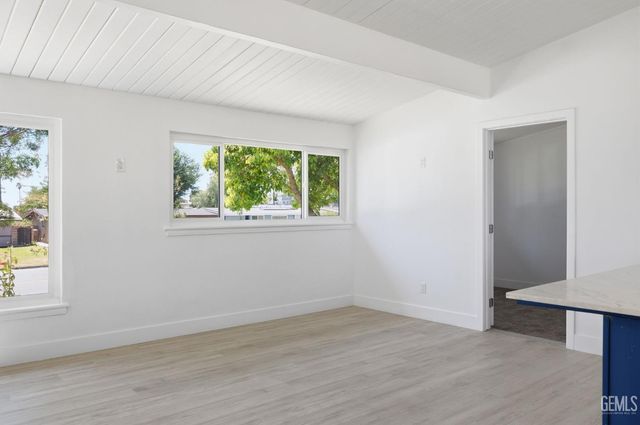 2805 Haley Street, Bakersfield, CA 93305