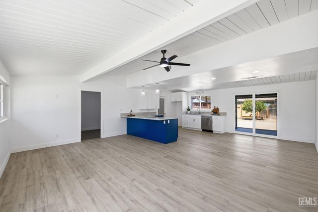 2805 Haley Street, Bakersfield, CA 93305