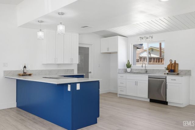 2805 Haley Street, Bakersfield, CA 93305