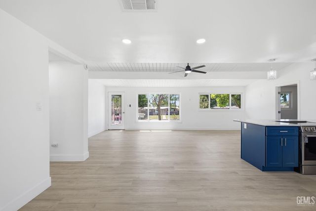 2805 Haley Street, Bakersfield, CA 93305