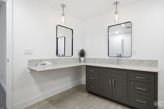 2805 Haley Street, Bakersfield, CA 93305