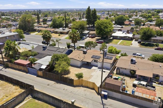 2805 Haley Street, Bakersfield, CA 93305