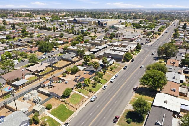 2805 Haley Street, Bakersfield, CA 93305
