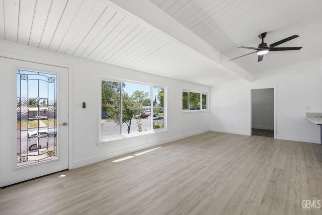 2805 Haley Street, Bakersfield, CA 93305