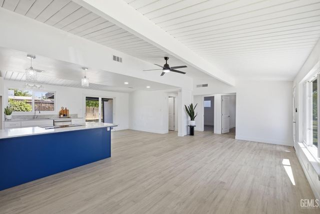 2805 Haley Street, Bakersfield, CA 93305