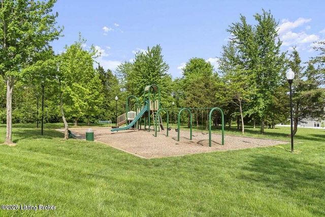 11711 Beacon Ct, Louisville, KY 40299