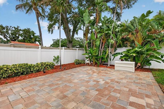 802 OSCEOLA ROAD, Belleair, FL 33756