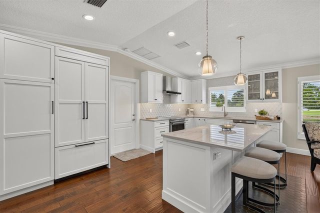 802 OSCEOLA ROAD, Belleair, FL 33756