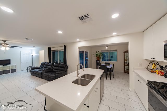 8042 S Calle Moctezuma --, Guadalupe, AZ 85283