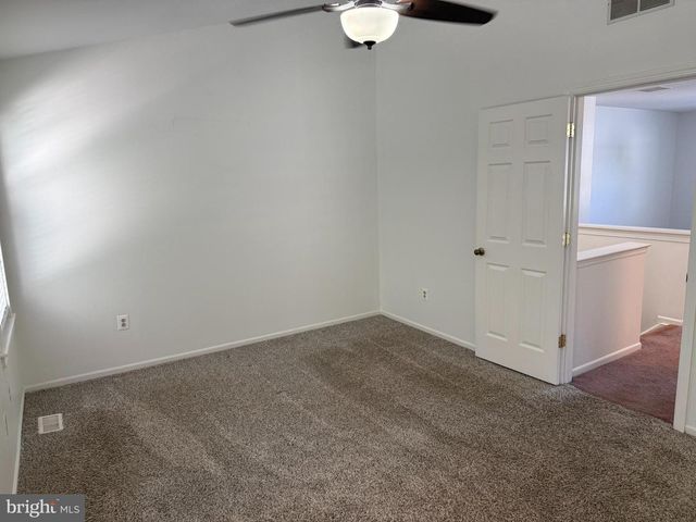 1070 BAYWOOD DR, Williamstown, NJ 08094