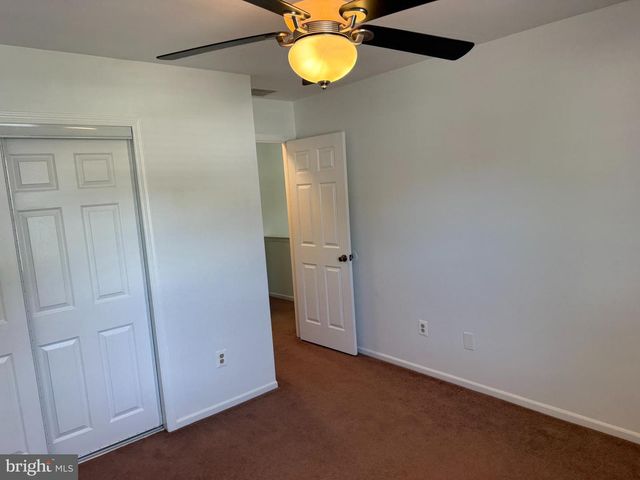 1070 BAYWOOD DR, Williamstown, NJ 08094