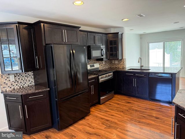 1070 BAYWOOD DR, Williamstown, NJ 08094