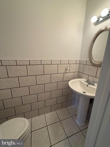 1070 BAYWOOD DR, Williamstown, NJ 08094